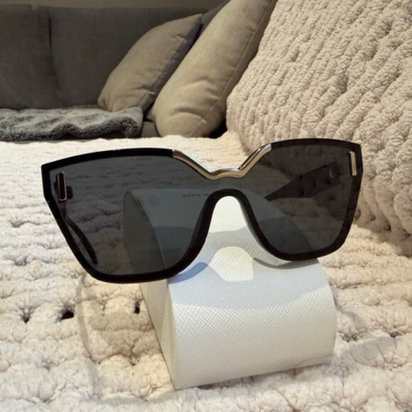 Prada Sunglass - Picture 2 of 16